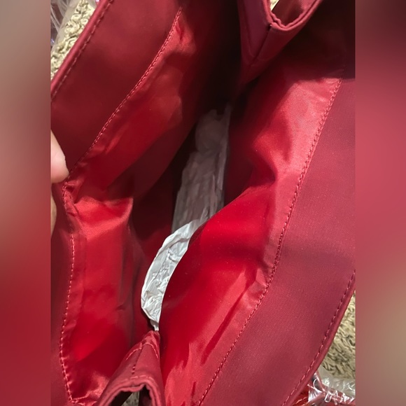 Mid sized Square Unbranded Red Handbag NWOT 13” x 13” - Picture 3 of 10